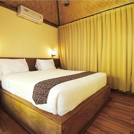 Cempaka Villa Magelang Exterior photo