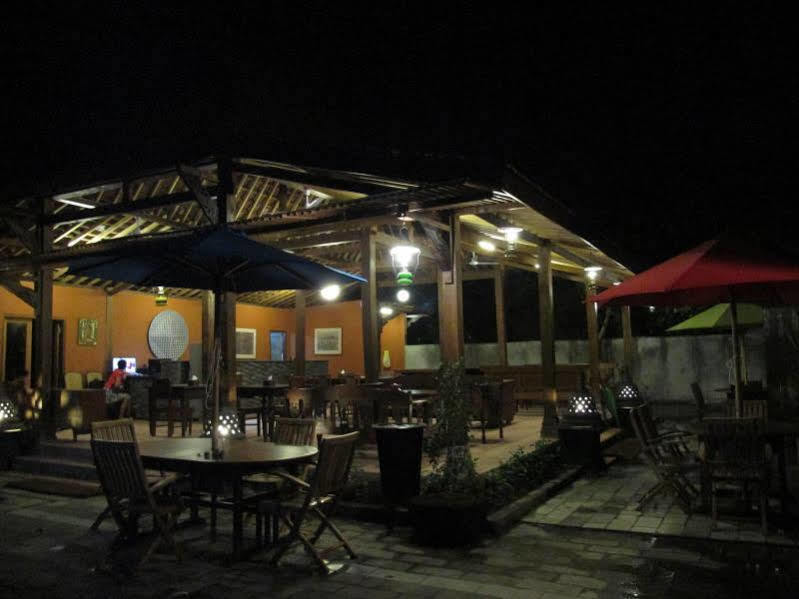 Cempaka Villa Magelang Exterior photo