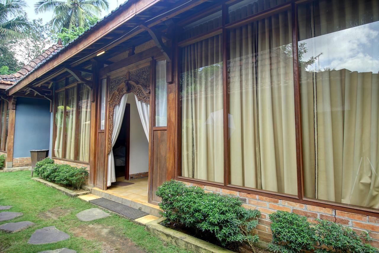 Cempaka Villa Magelang Exterior photo