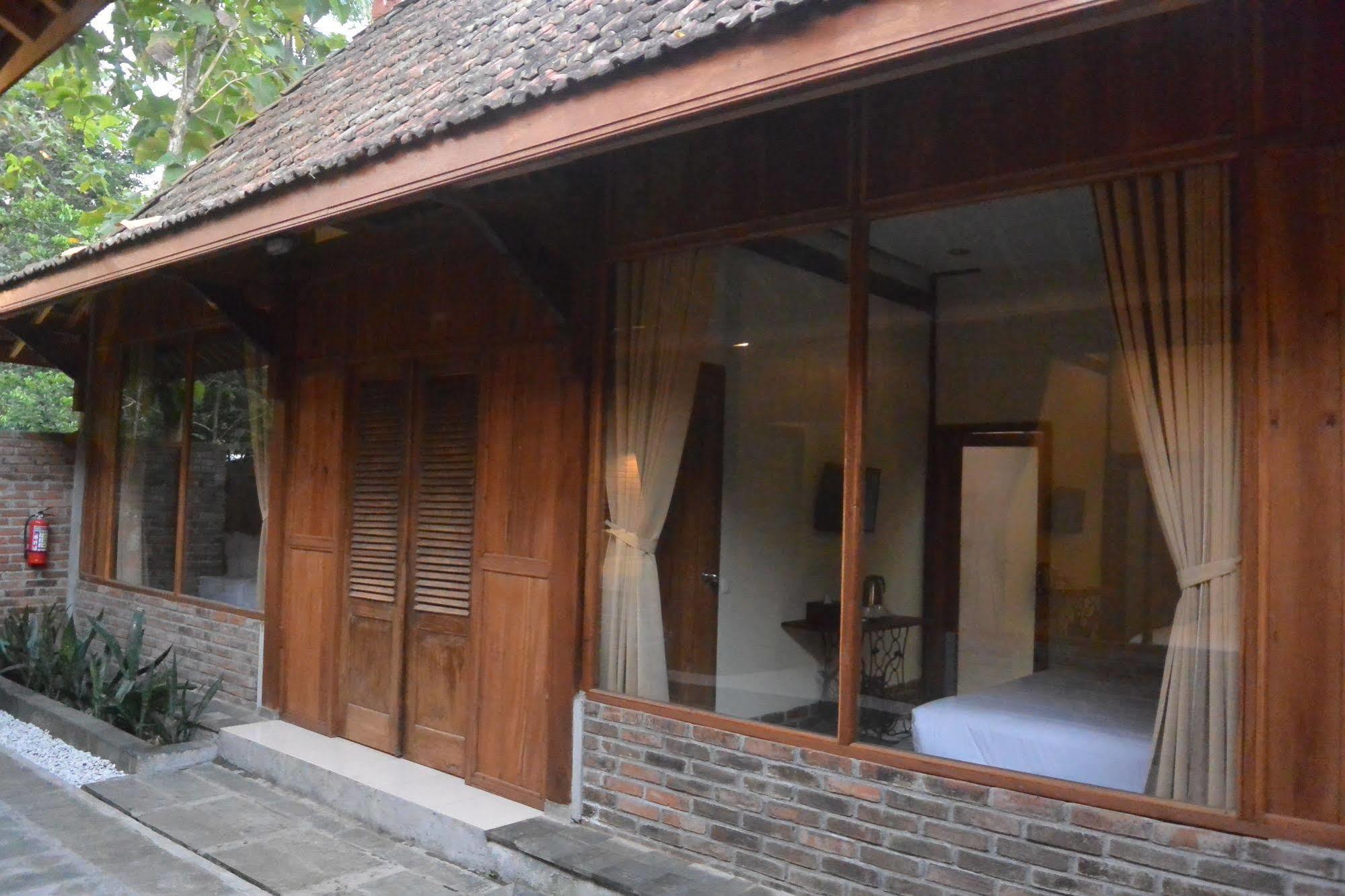 Cempaka Villa Magelang Exterior photo