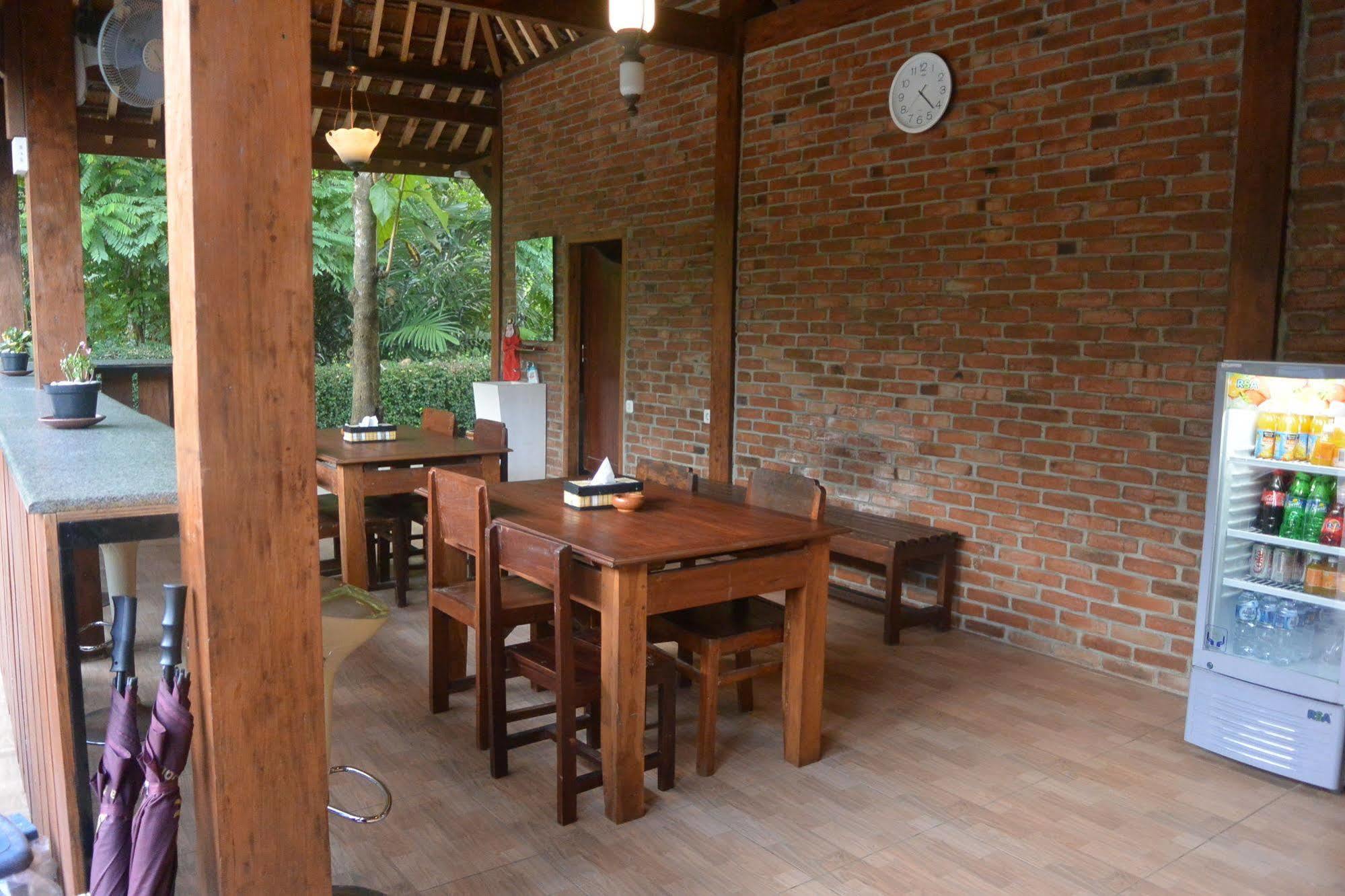 Cempaka Villa Magelang Exterior photo