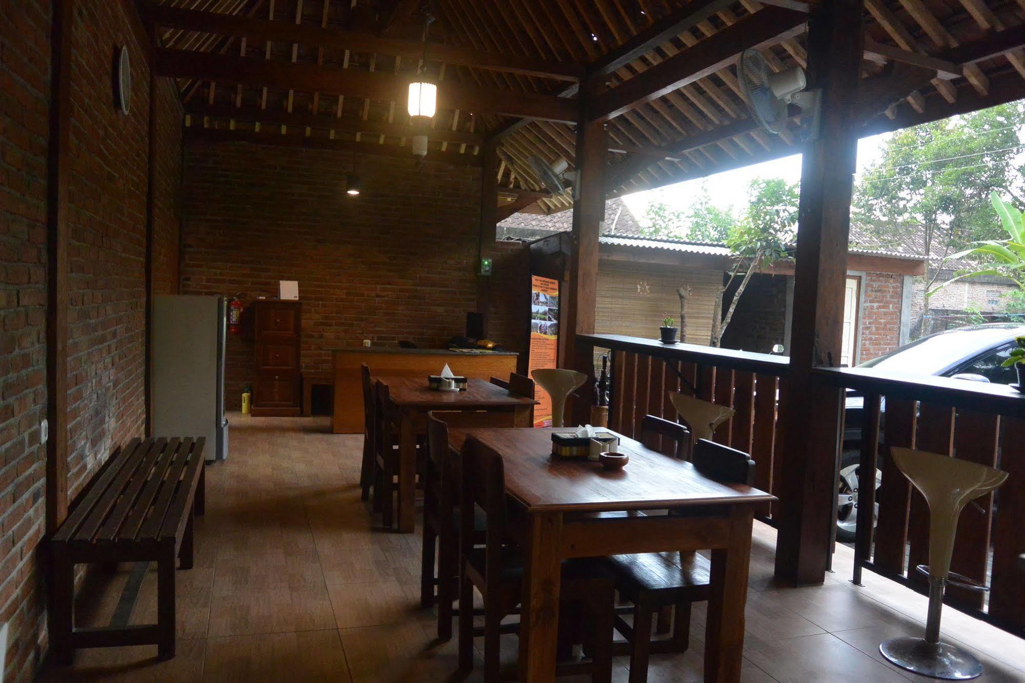 Cempaka Villa Magelang Exterior photo