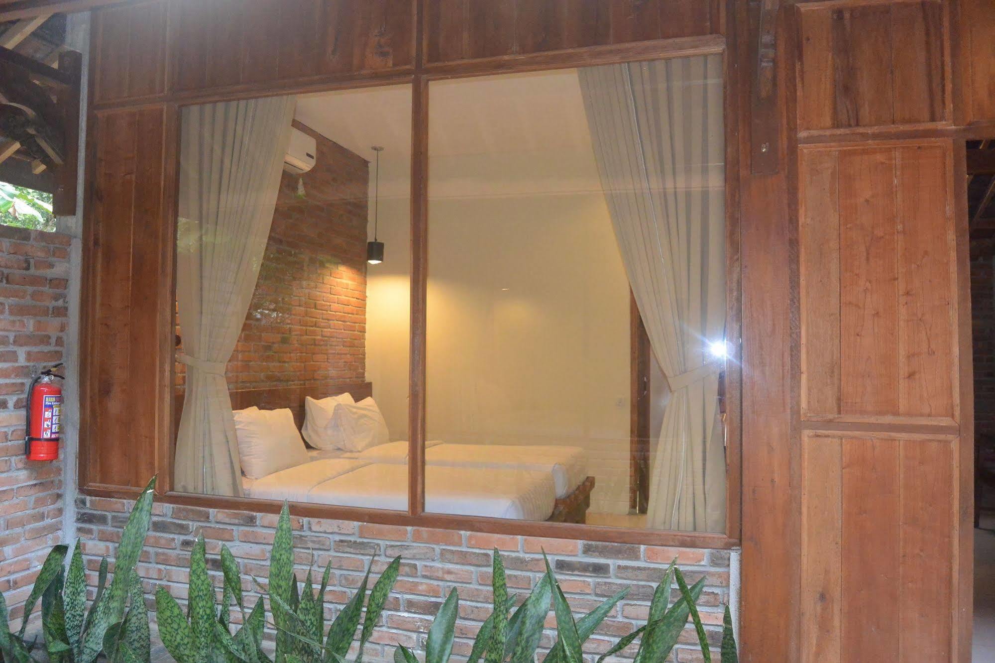 Cempaka Villa Magelang Exterior photo