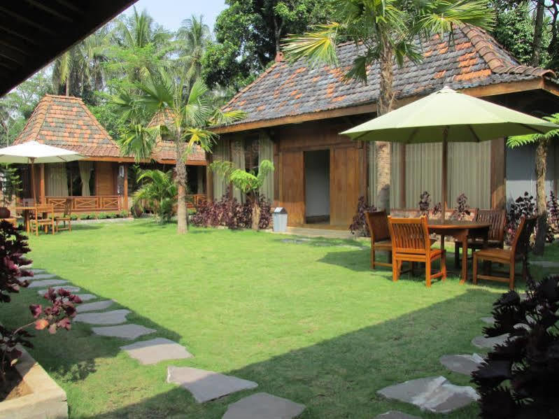 Cempaka Villa Magelang Exterior photo